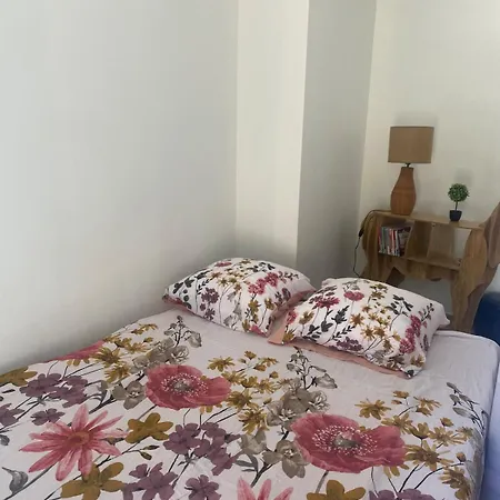 Apartment Renovated House L Garden L Private Parking *